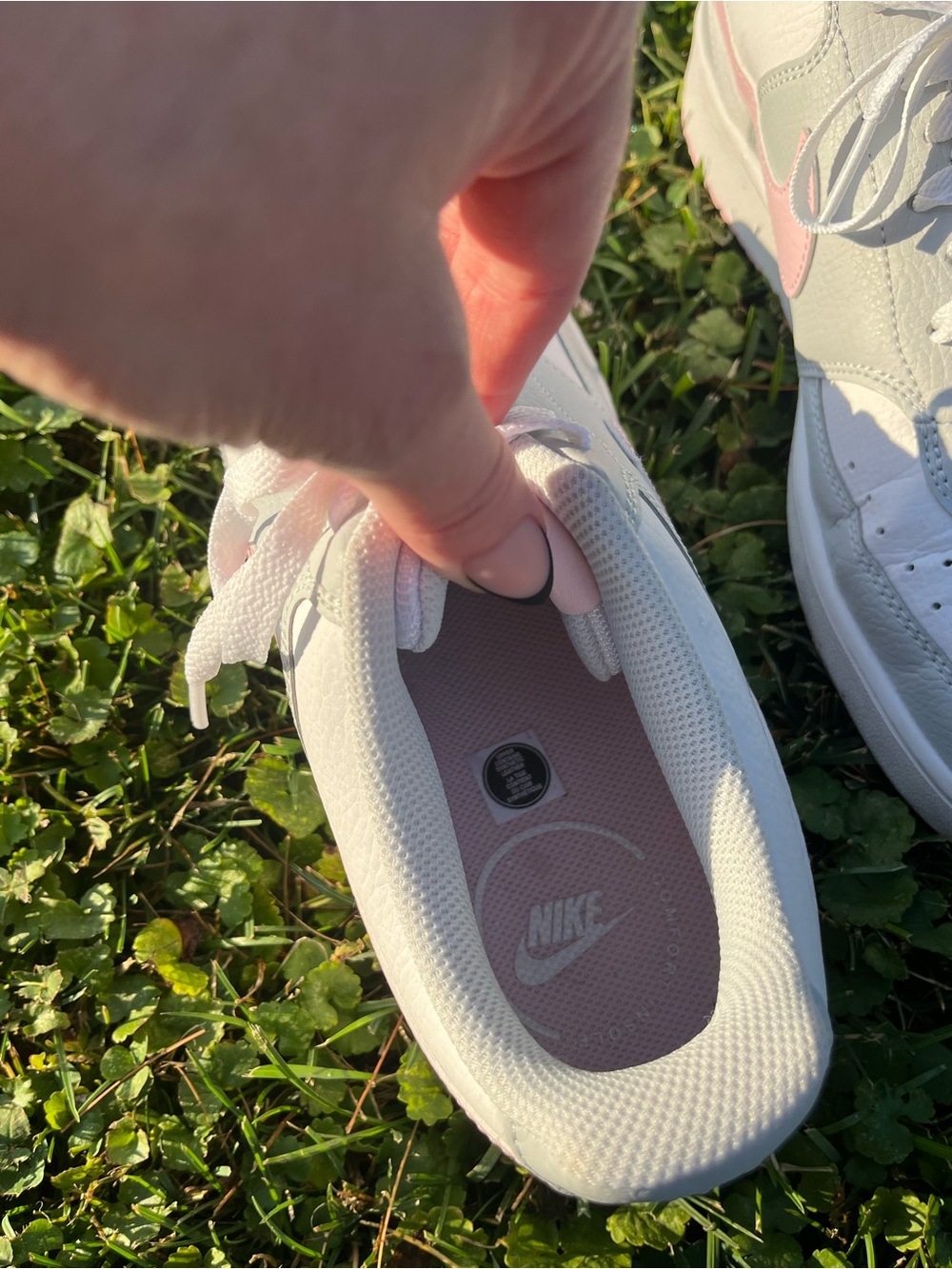 Nike Low-Top Sneakers in White, Light Gray & Pale Pink - Picture 3 of 7